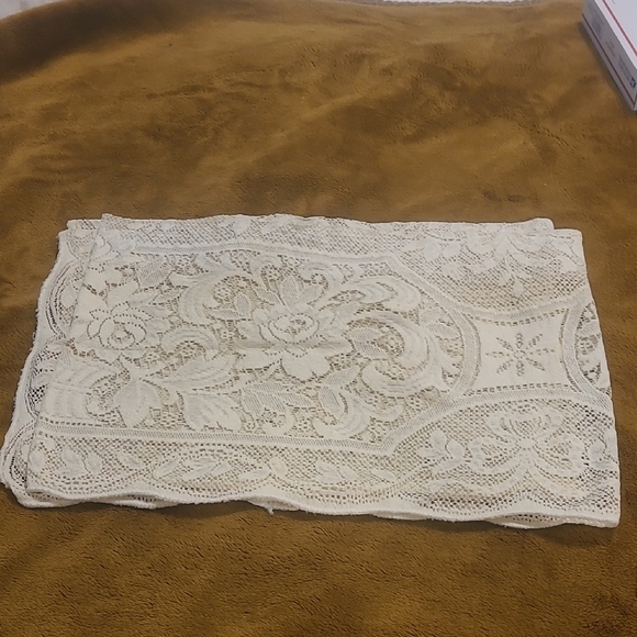 Cream Lace Decorative Wrap - Picture 1 of 8